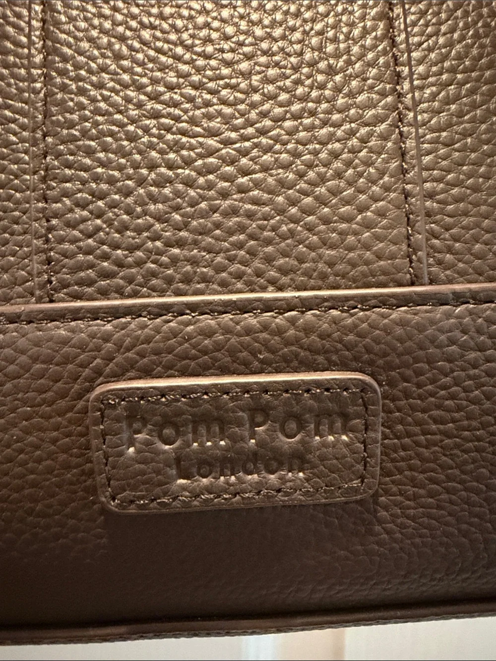 Pom Pom London NWOT Women's Dark Brown Pebbled Crossbody Shoulder Bag with dust